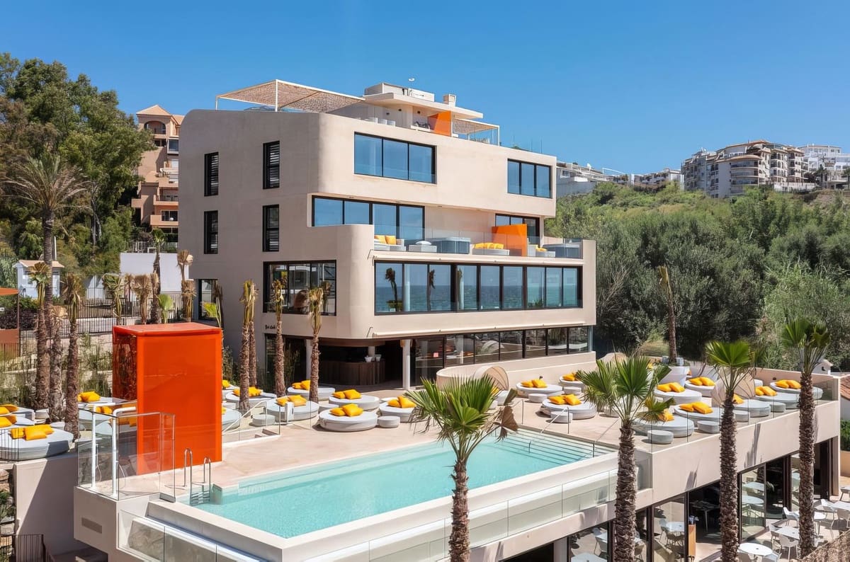 3 bedroom Apartment for sale in Fuengirola with pool garage - € 845,000 (Ref: 8471337)