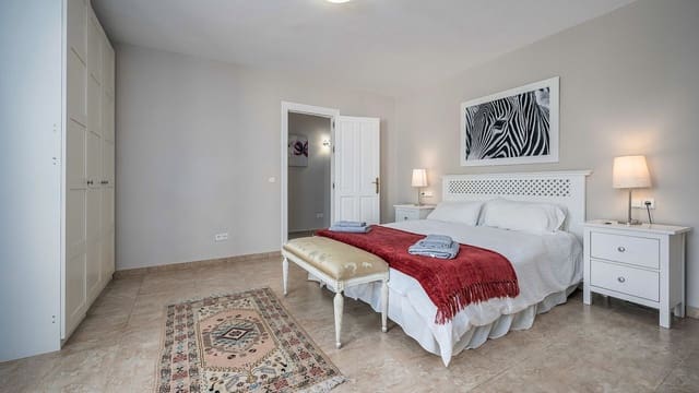 9 sypialnia Willa na sprzedaż w Estepona z basenem garażem - 2 950 000 € (Ref: 8471451)