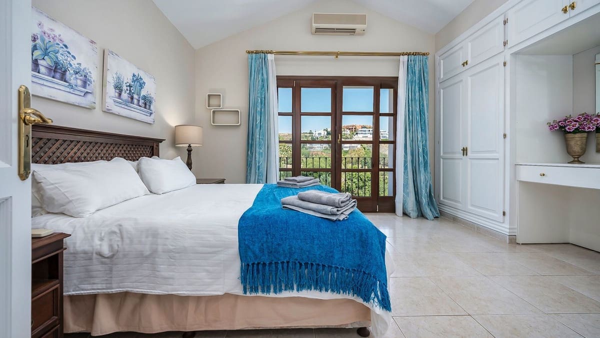 9 slaapkamer Villa te koop in Estepona met zwembad garage - € 2.950.000 (Ref: 8471451)