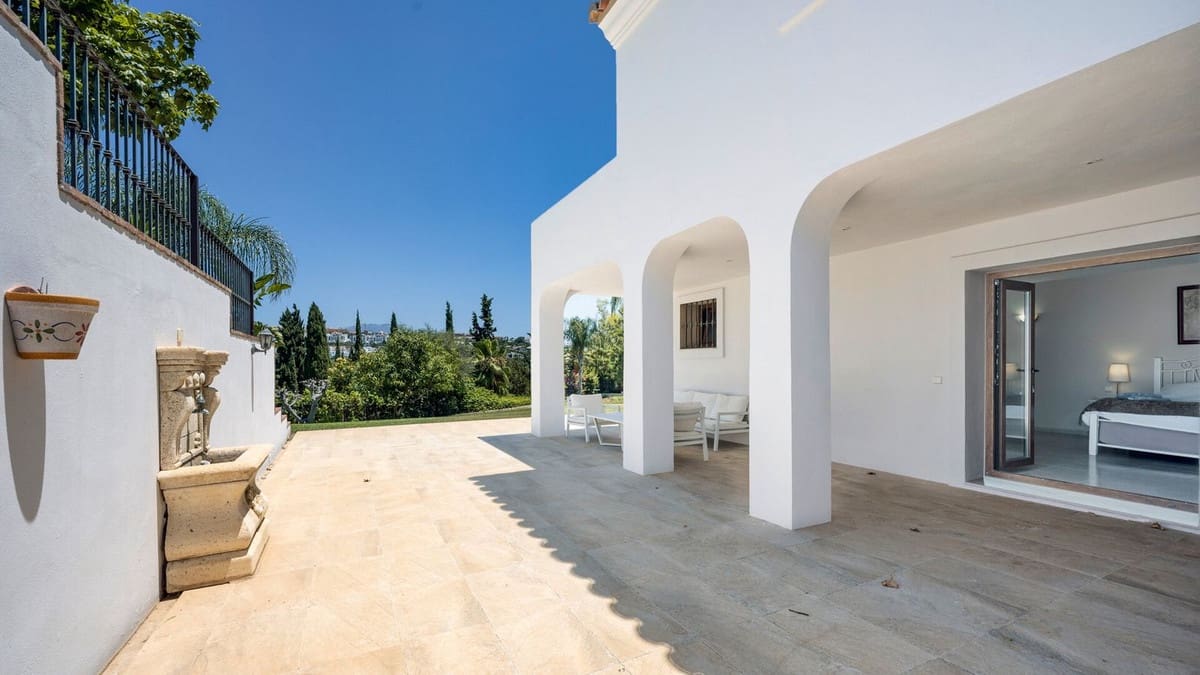 9 Zimmer Villa zu verkaufen in Estepona mit Pool Garage - 2.950.000 € (Ref: 8471451)