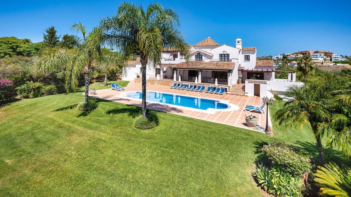 9 Zimmer Villa zu verkaufen in Estepona mit Pool Garage - 2.950.000 € (Ref: 8471451)