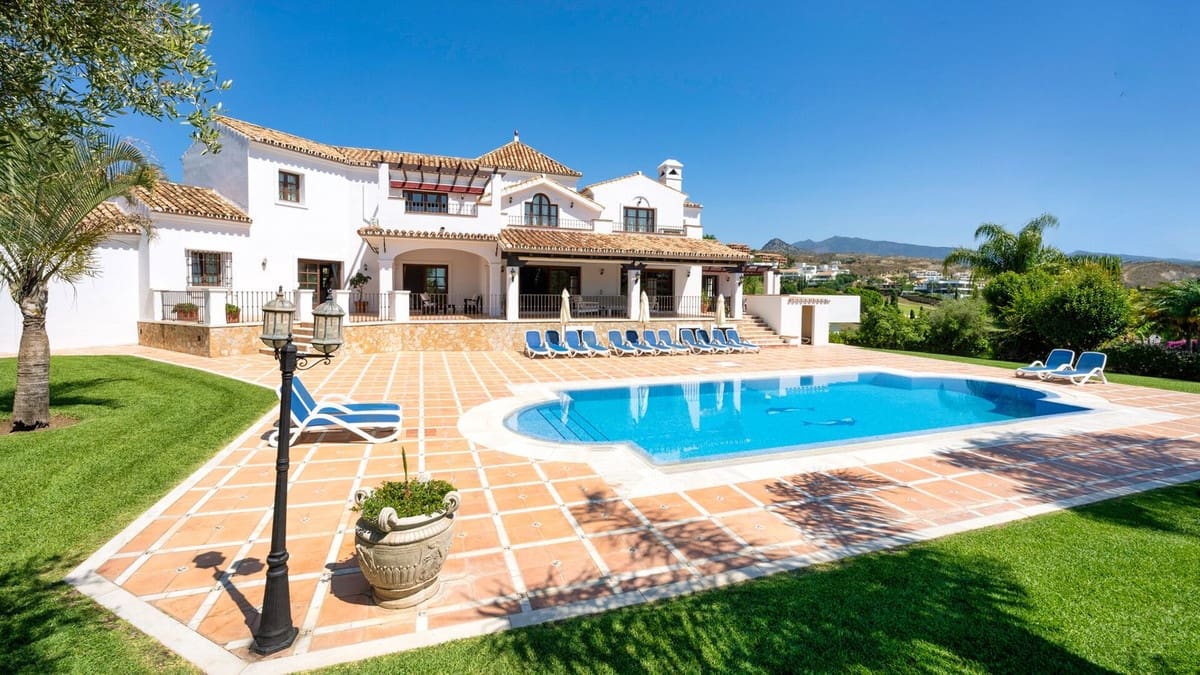 9 Zimmer Villa zu verkaufen in Estepona mit Pool Garage - 2.950.000 € (Ref: 8471451)