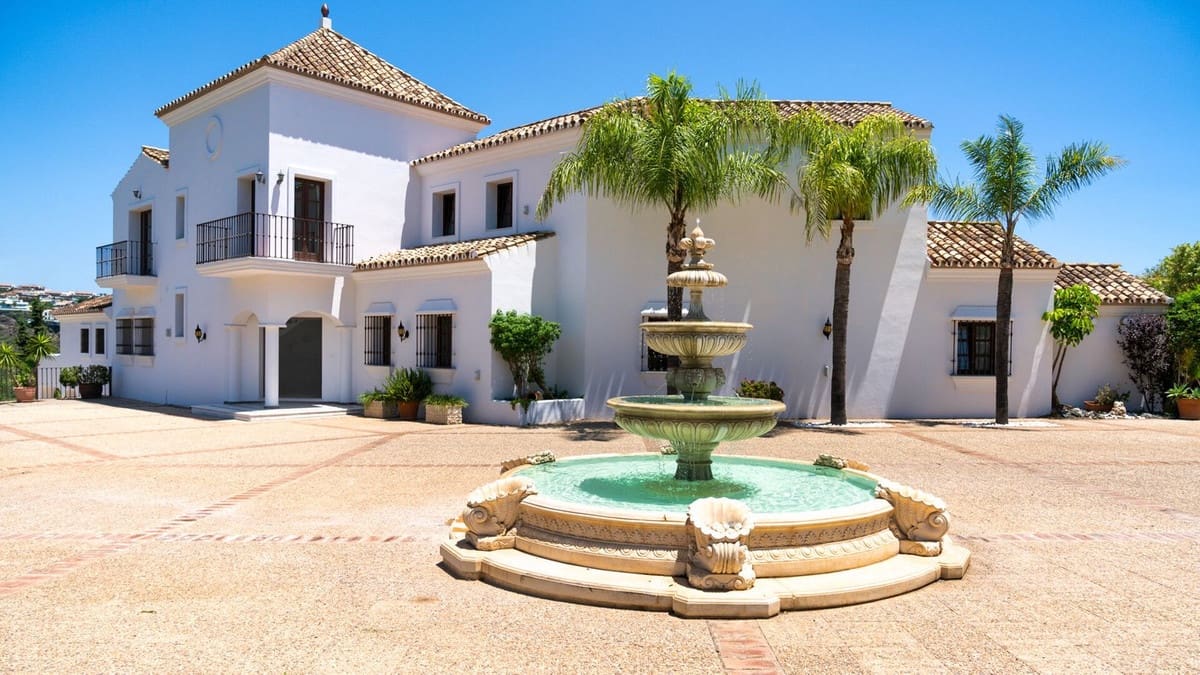 9 Zimmer Villa zu verkaufen in Estepona mit Pool Garage - 2.950.000 € (Ref: 8471451)