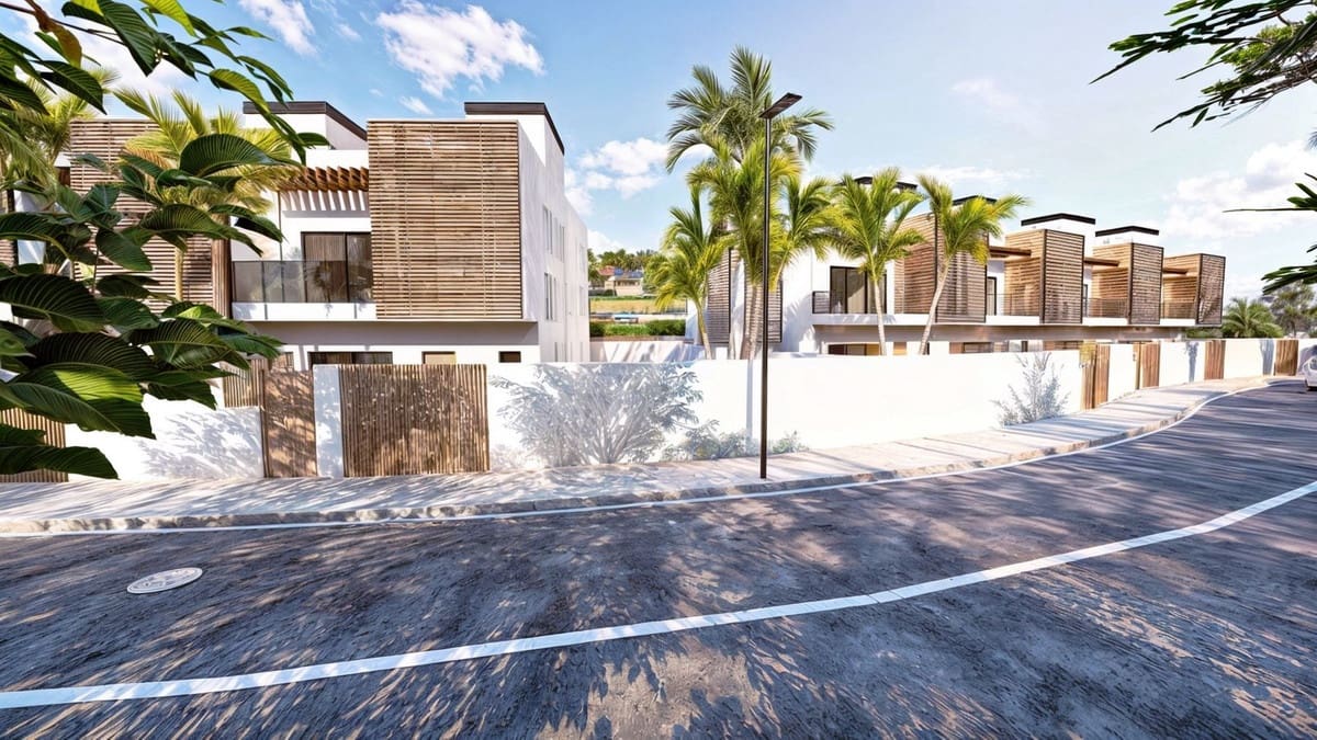 3 soveværelse Byhus til salg i Estepona med swimmingpool garage - € 495.000 (Ref: 8473284)