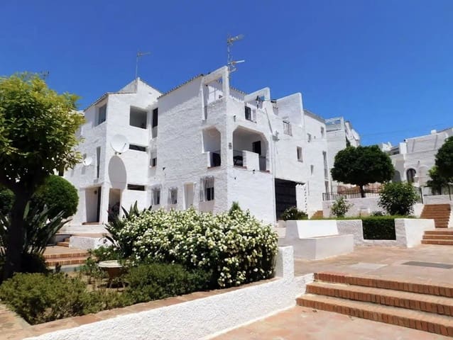 3 bedroom Apartment for sale in La Duquesa / Puerto de la Duquesa, Manilva with pool garage - € 300,000 (Ref: 8499533)