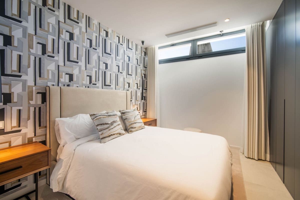 4 soveværelse Villa til salg i Nueva Andalucia med swimmingpool garage - € 3.250.000 (Ref: 8499534)