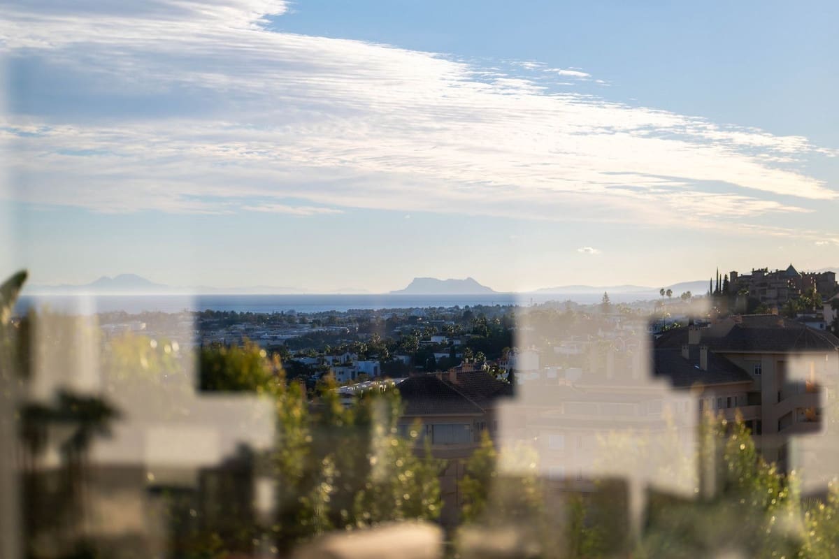 4 soveværelse Villa til salg i Nueva Andalucia med swimmingpool garage - € 3.250.000 (Ref: 8499534)