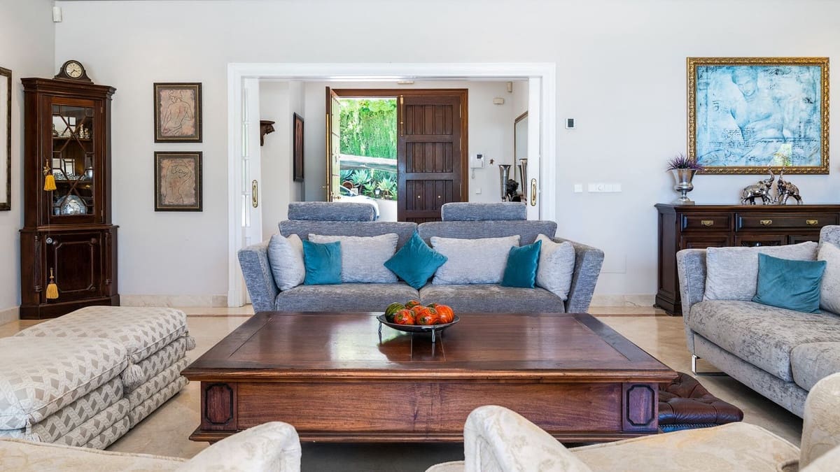 Chalet de 8 habitaciones en Nueva Andalucia en venta con piscina garaje - 5.850.000 € (Ref: 8511027)