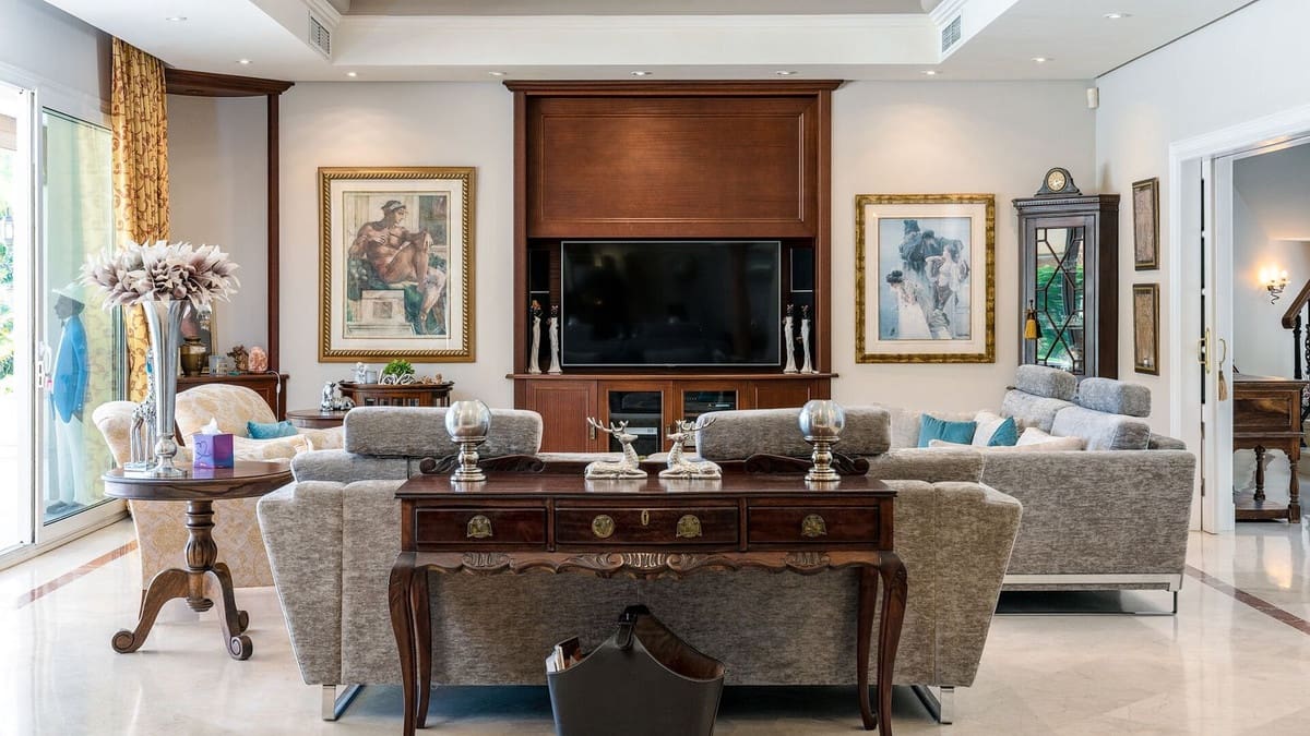 Chalet de 8 habitaciones en Nueva Andalucia en venta con piscina garaje - 5.850.000 € (Ref: 8511027)