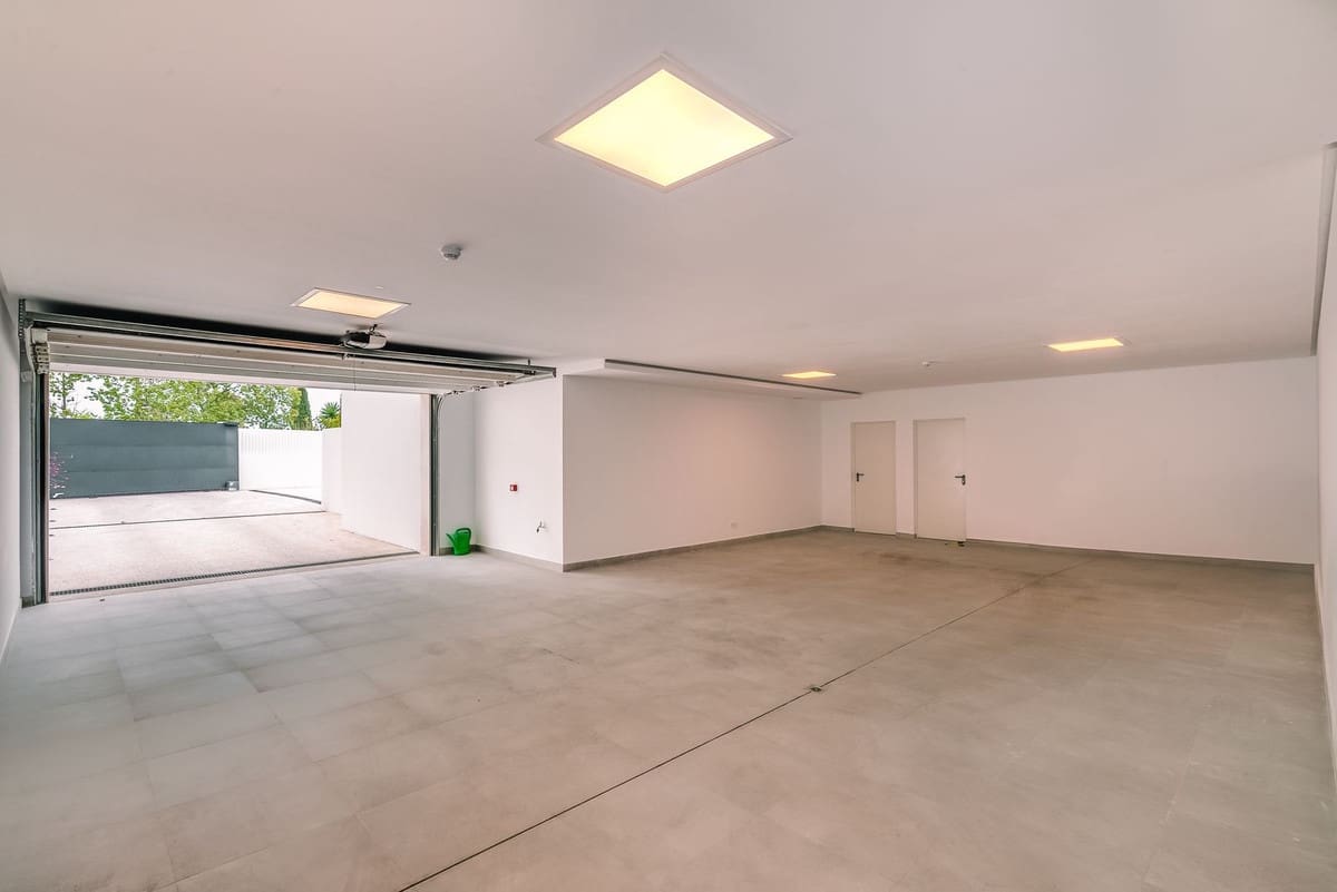 5 sovrum Villa till salu i Nueva Andalucia med pool garage - 4 995 000 € (Ref: 8520692)