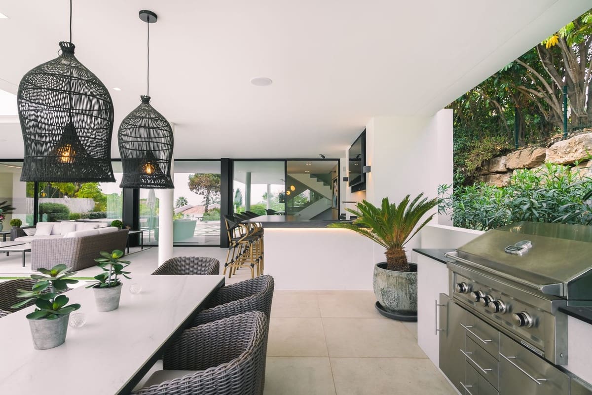 5 sovrum Villa till salu i Nueva Andalucia med pool garage - 4 995 000 € (Ref: 8520692)