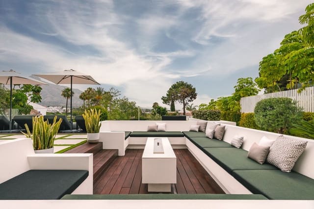 5 soverom Villa til salgs i Nueva Andalucia, Marbella med svømmebasseng garasje - € 4 995 000 (Ref: 8520692)