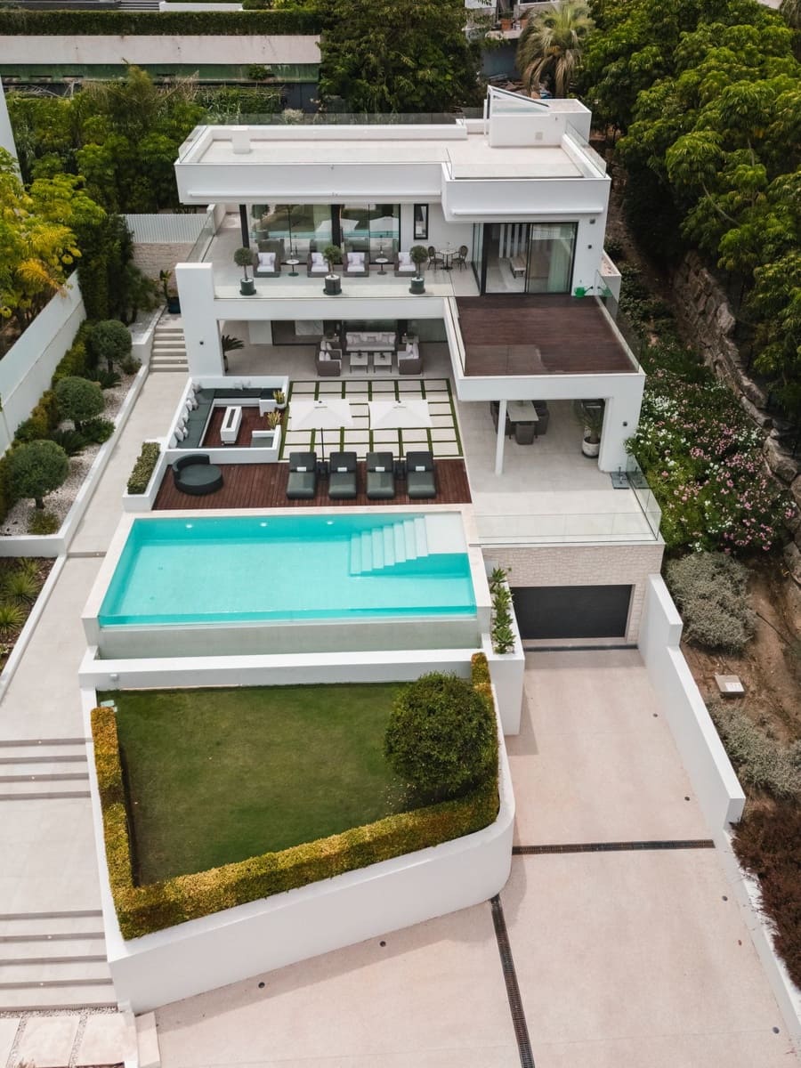 5 sovrum Villa till salu i Nueva Andalucia med pool garage - 4 995 000 € (Ref: 8520692)