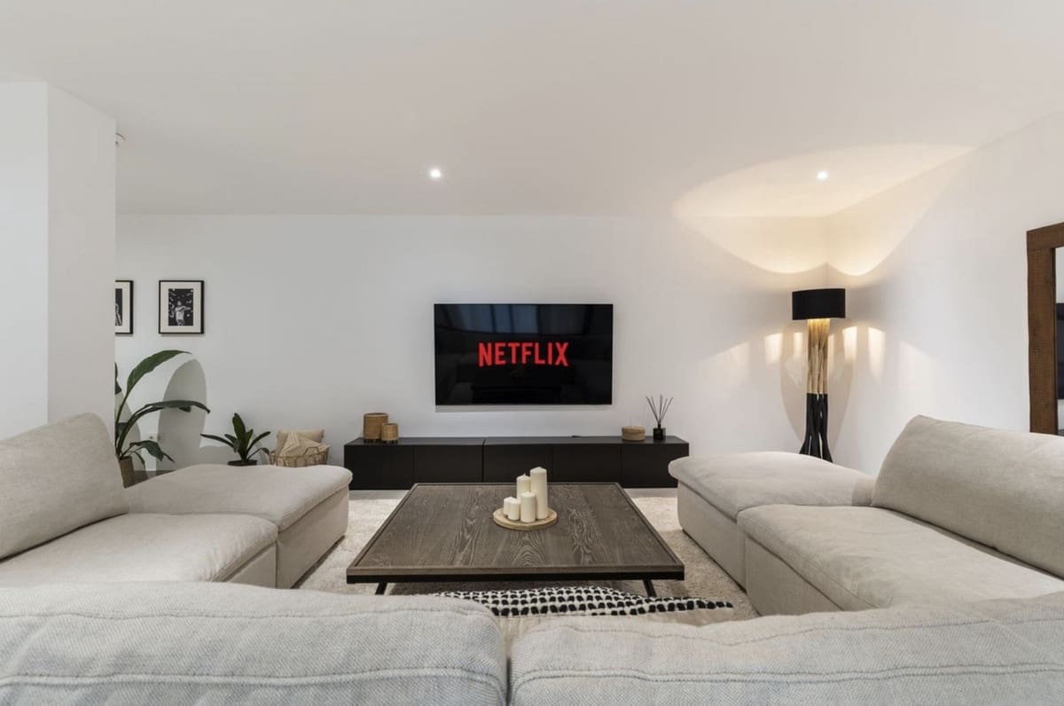 6 bedroom Villa for sale in New Golden Mile with pool garage - € 1,495,000 (Ref: 8553577)