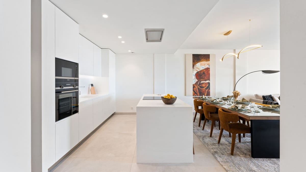 3 bedroom Apartment for sale in Marbella with pool garage - € 950,000 (Ref: 8555657)