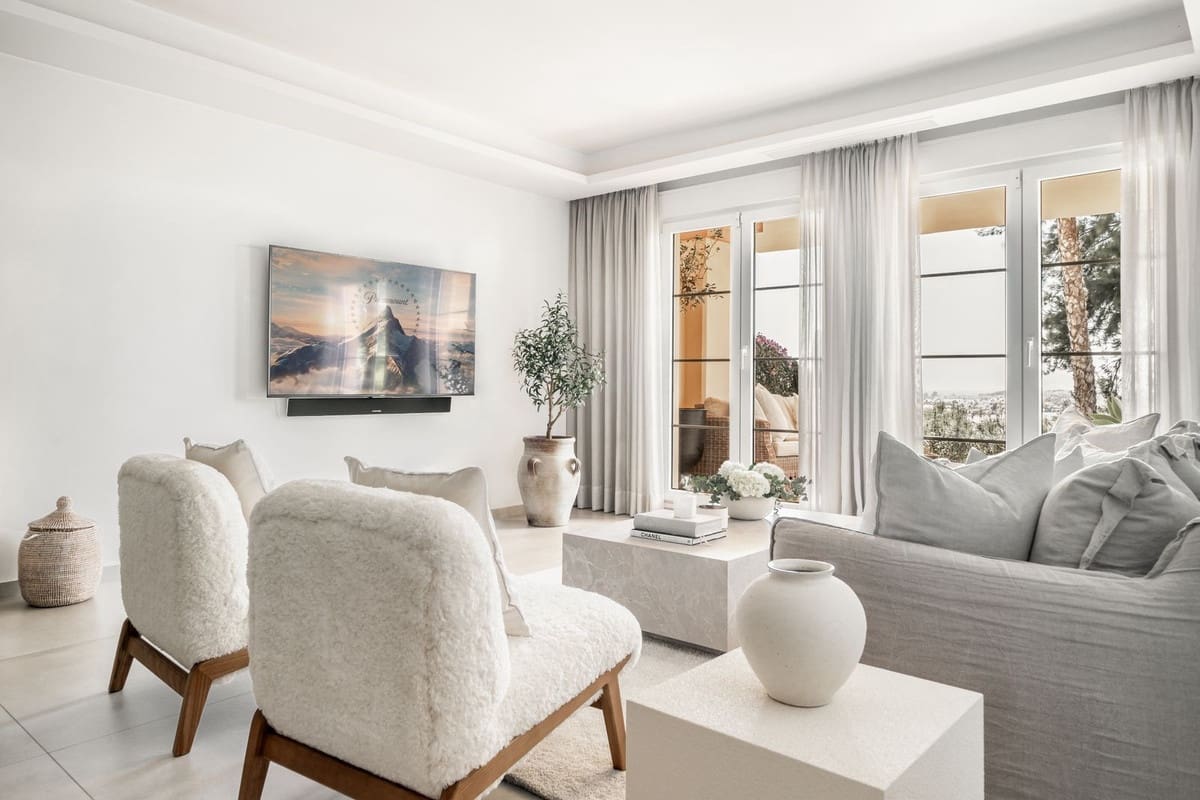 3 bedroom Apartment for sale in Marbella with pool - € 1,295,000 (Ref: 8558767)