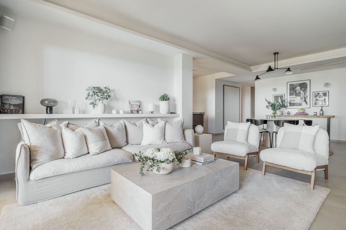 3 bedroom Apartment for sale in Marbella with pool - € 1,295,000 (Ref: 8558767)