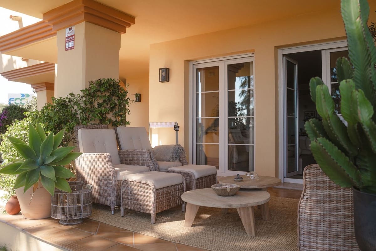 3 bedroom Apartment for sale in Marbella with pool - € 1,295,000 (Ref: 8558767)