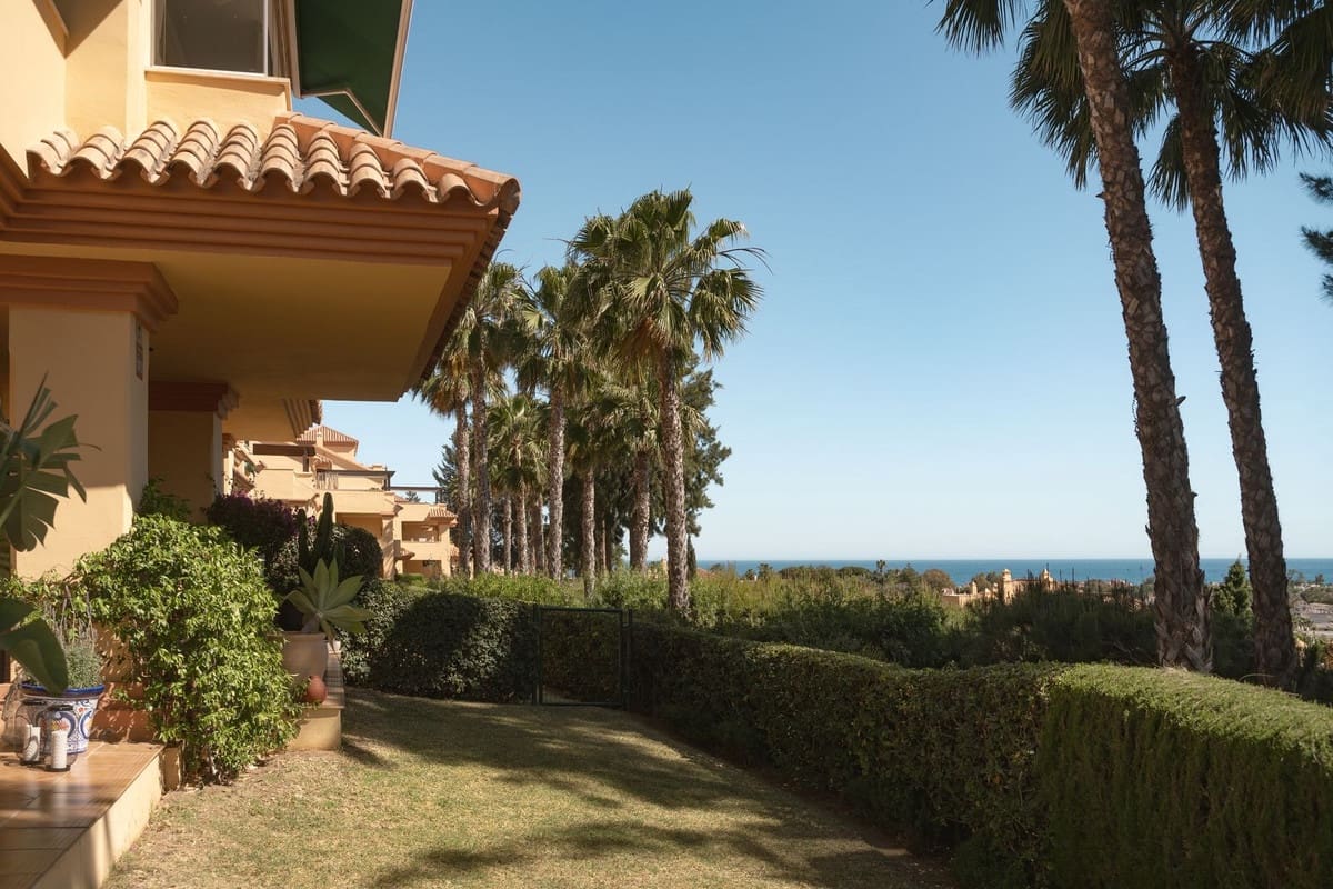 3 bedroom Apartment for sale in Marbella with pool - € 1,295,000 (Ref: 8558767)