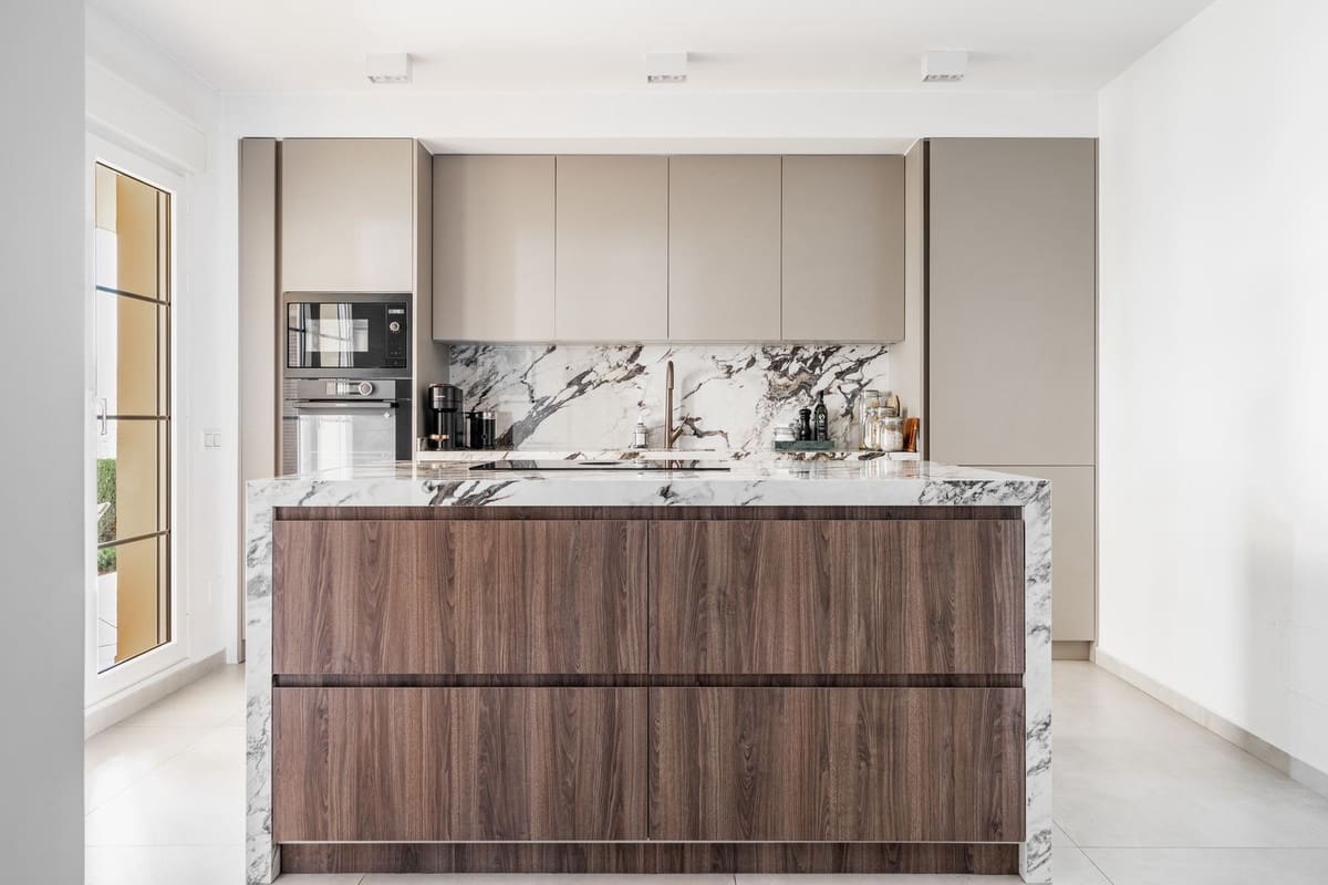 3 bedroom Apartment for sale in Marbella with pool - € 1,295,000 (Ref: 8558767)