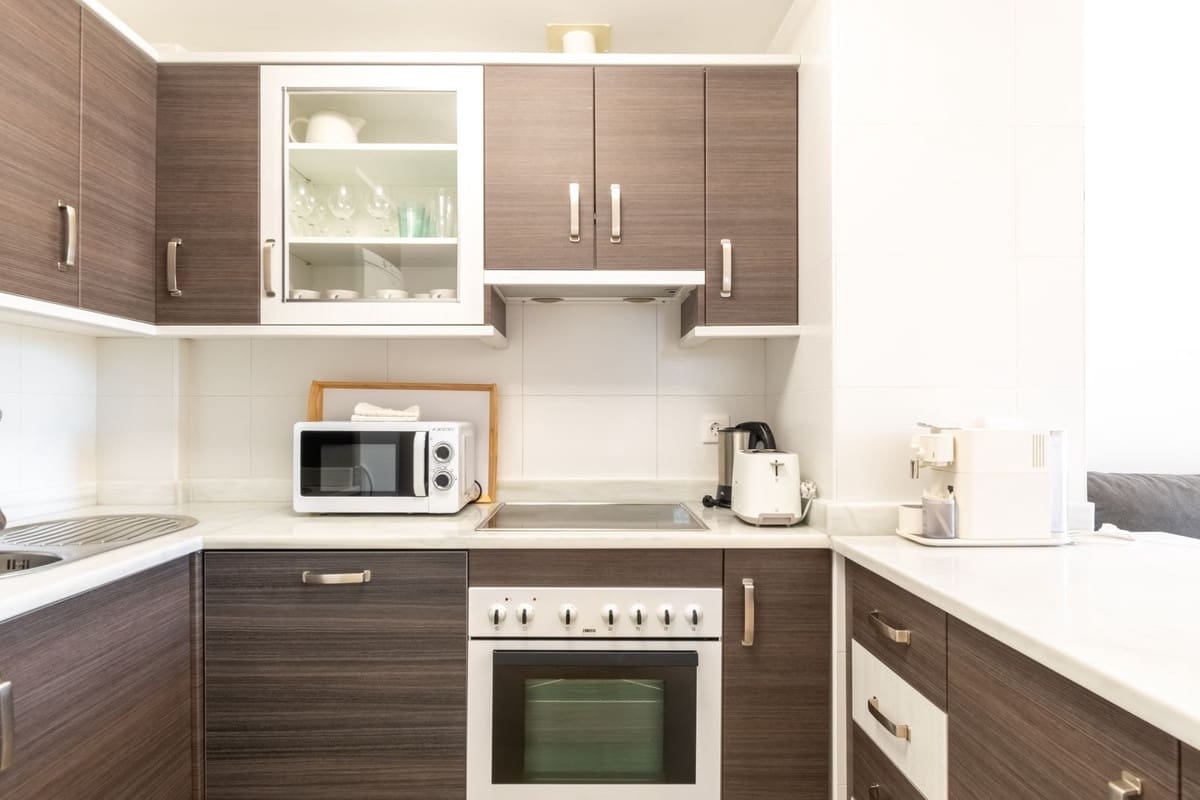 3 sypialnia Apartament na sprzedaż w La Duquesa / Puerto de la Duquesa z basenem - 235 000 € (Ref: 8575791)