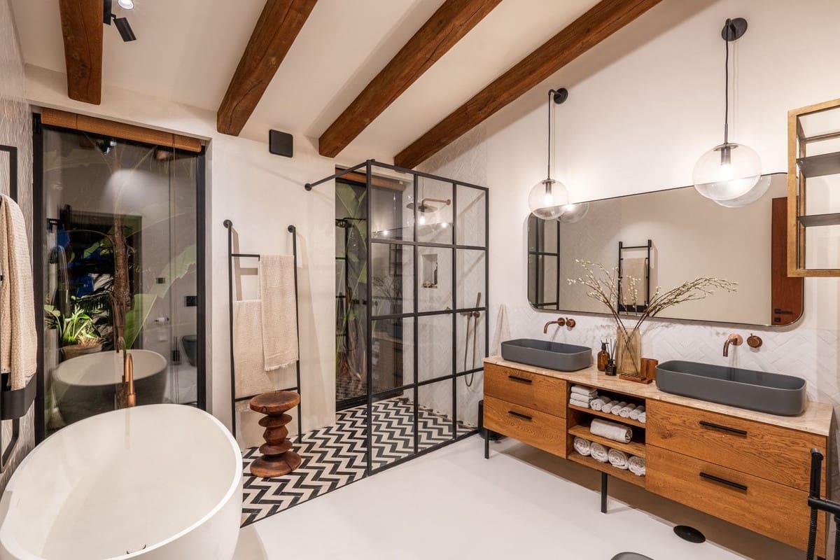 5 bedroom Villa for sale in Marbella with pool garage - € 6,895,000 (Ref: 8578854)