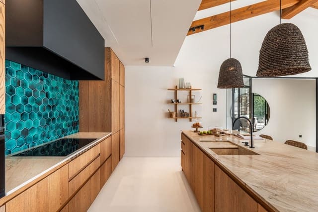 5 quarto Moradia para venda em Marbella com piscina garagem - 6 895 000 € (Ref: 8578854)