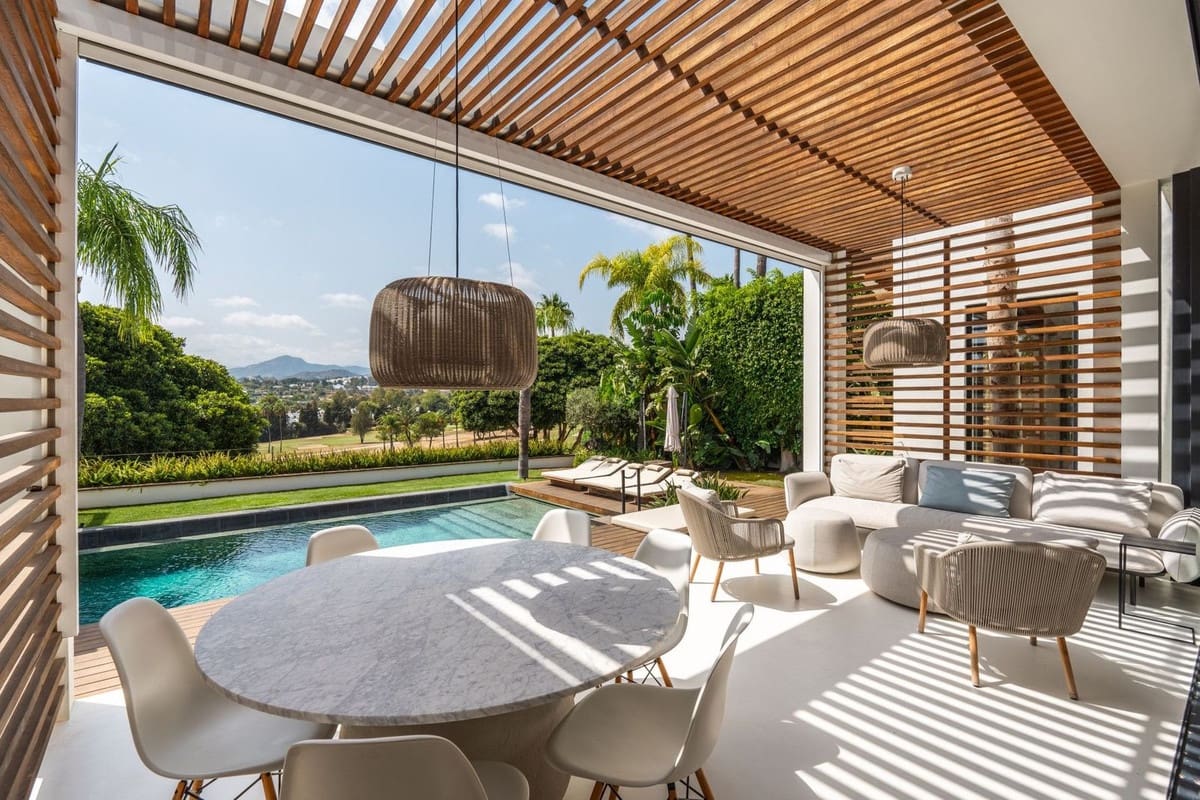 5 bedroom Villa for sale in Marbella with pool garage - € 6,895,000 (Ref: 8578854)