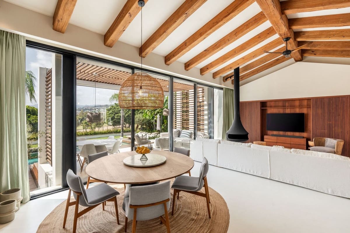 5 bedroom Villa for sale in Marbella with pool garage - € 6,895,000 (Ref: 8578854)