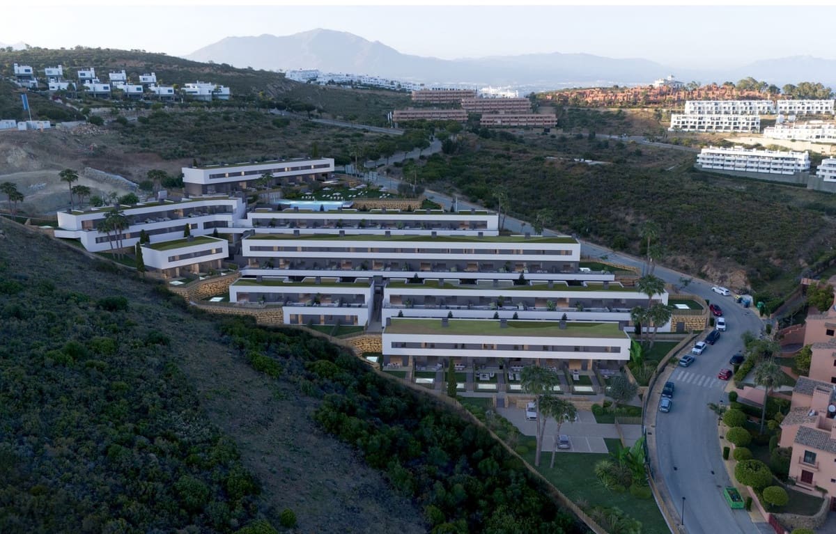 3 bedroom Townhouse for sale in Manilva with pool - € 485,000 (Ref: 8613952)