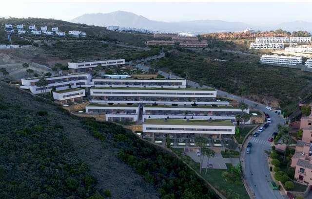 3 sypialnia Dom na sprzedaż w Manilva z basenem - 485 000 € (Ref: 8613952)