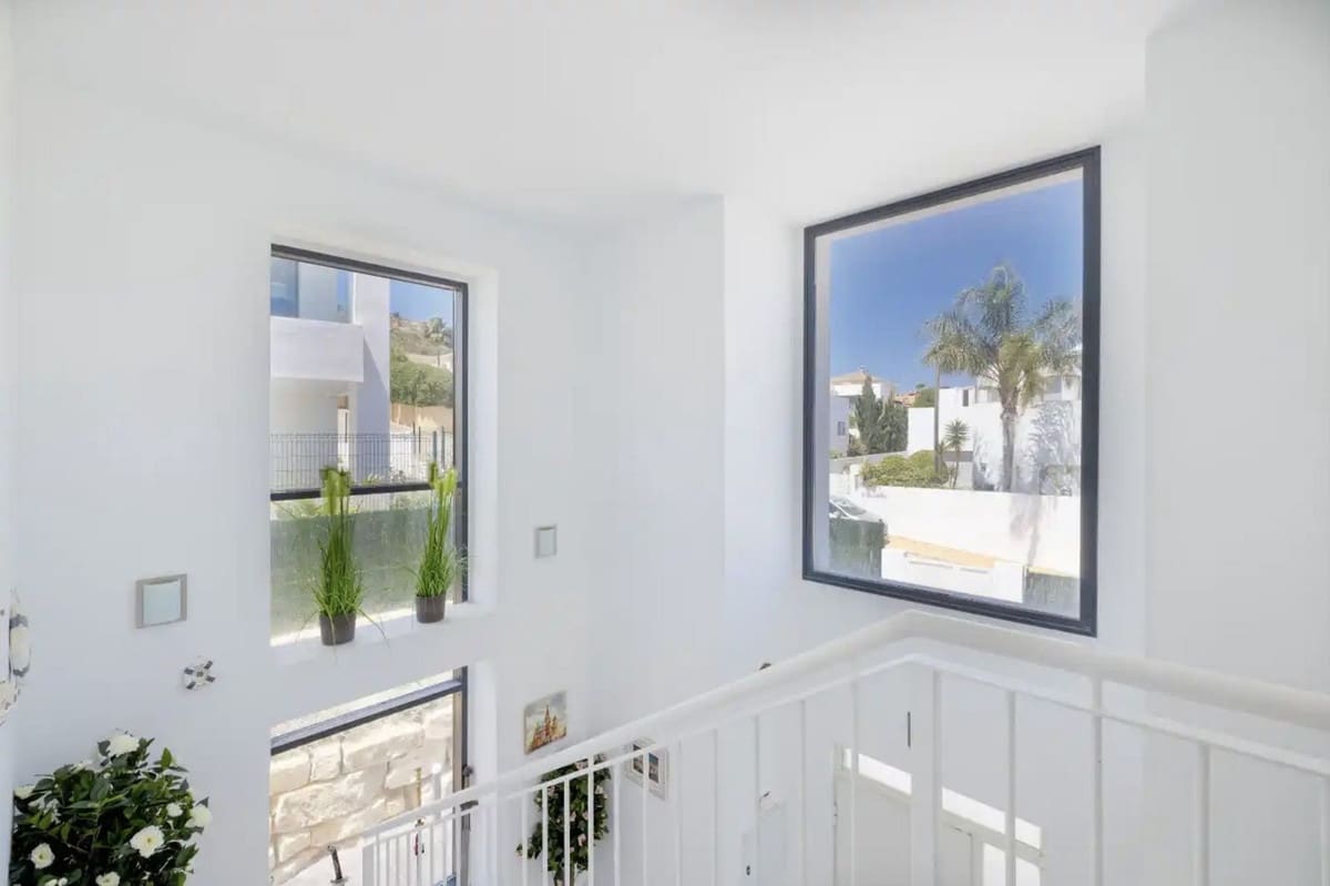 4 soveværelse Villa til salg i Sotogrande med swimmingpool garage - € 838.000 (Ref: 8623451)