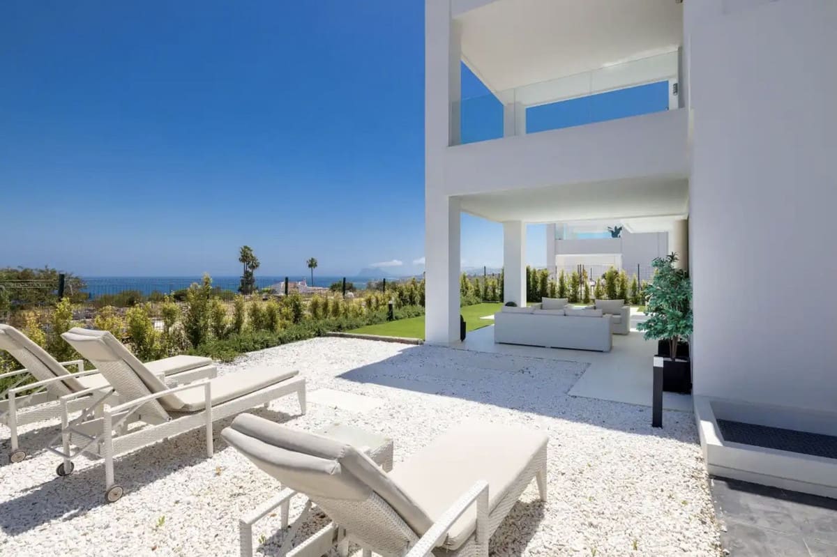 4 soveværelse Villa til salg i Sotogrande med swimmingpool garage - € 838.000 (Ref: 8623451)