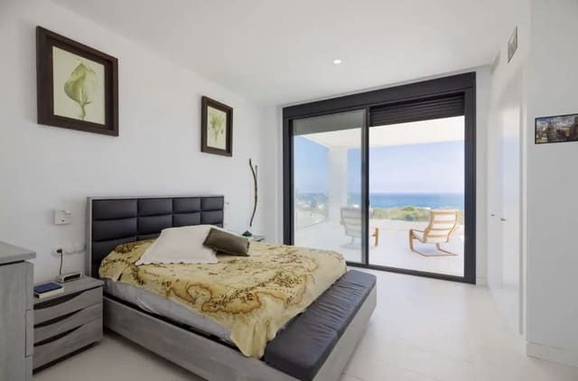 4 chambre Villa/Maison à vendre à Sotogrande, San Roque avec piscine garage - 838 000 € (Ref: 8623451)