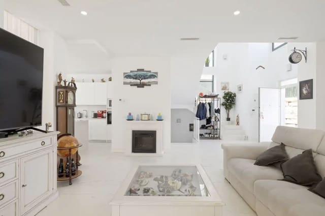 4 sypialnia Willa na sprzedaż w Sotogrande, San Roque z basenem garażem - 838 000 € (Ref: 8623451)