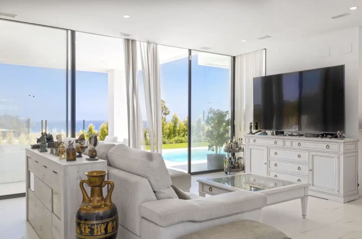 4 bedroom Villa for sale in Sotogrande with pool garage - € 838,000 (Ref: 8623451)