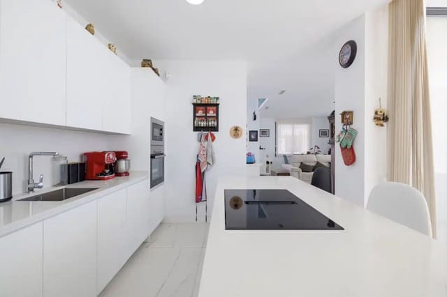 4 sovrum Villa till salu i Sotogrande, San Roque med pool garage - 838 000 € (Ref: 8623451)