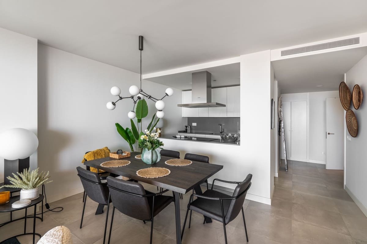 Apartamento de 3 habitaciones en Fuengirola en venta con piscina garaje - 670.000 € (Ref: 8628290)