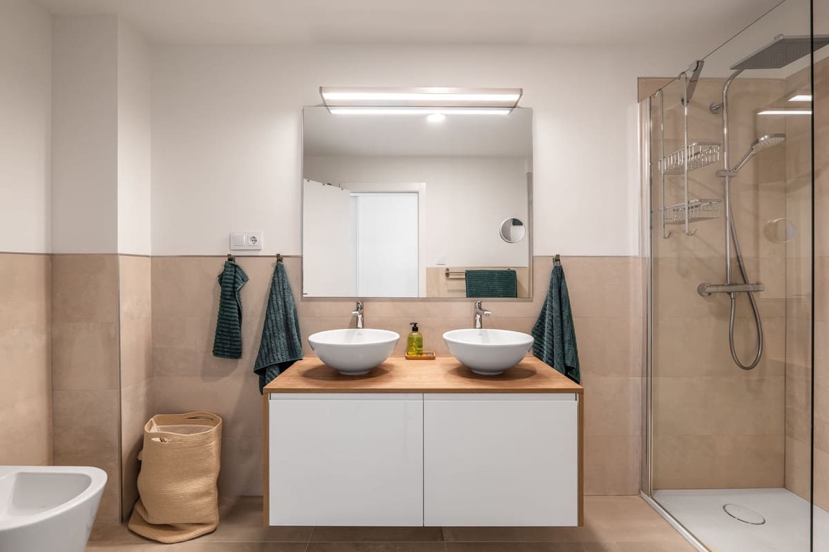 Apartamento de 3 habitaciones en Fuengirola en venta con piscina garaje - 670.000 € (Ref: 8628290)