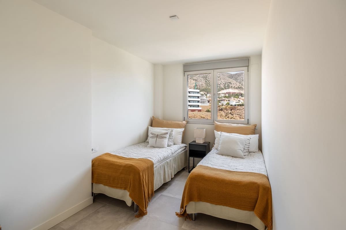 Apartamento de 3 habitaciones en Fuengirola en venta con piscina garaje - 670.000 € (Ref: 8628290)