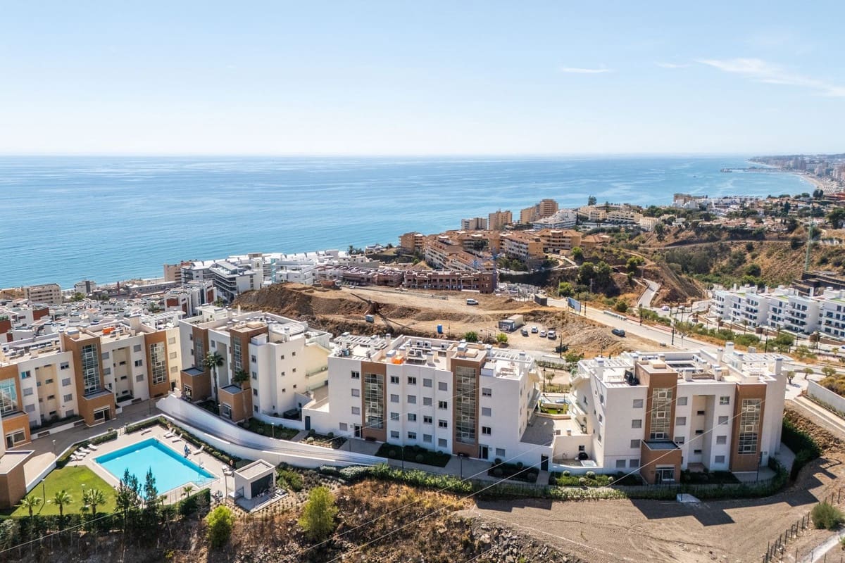 Apartamento de 3 habitaciones en Fuengirola en venta con piscina garaje - 670.000 € (Ref: 8628290)