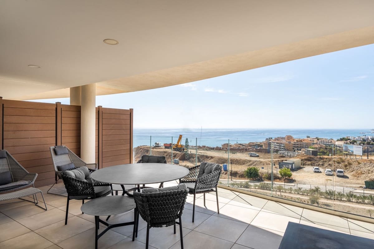 Apartamento de 3 habitaciones en Fuengirola en venta con piscina garaje - 670.000 € (Ref: 8628290)