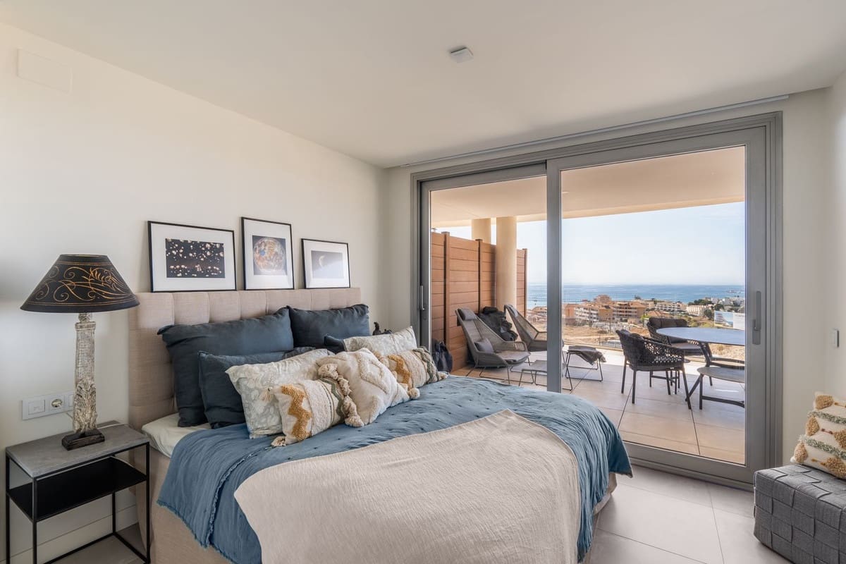 Apartamento de 3 habitaciones en Fuengirola en venta con piscina garaje - 670.000 € (Ref: 8628290)