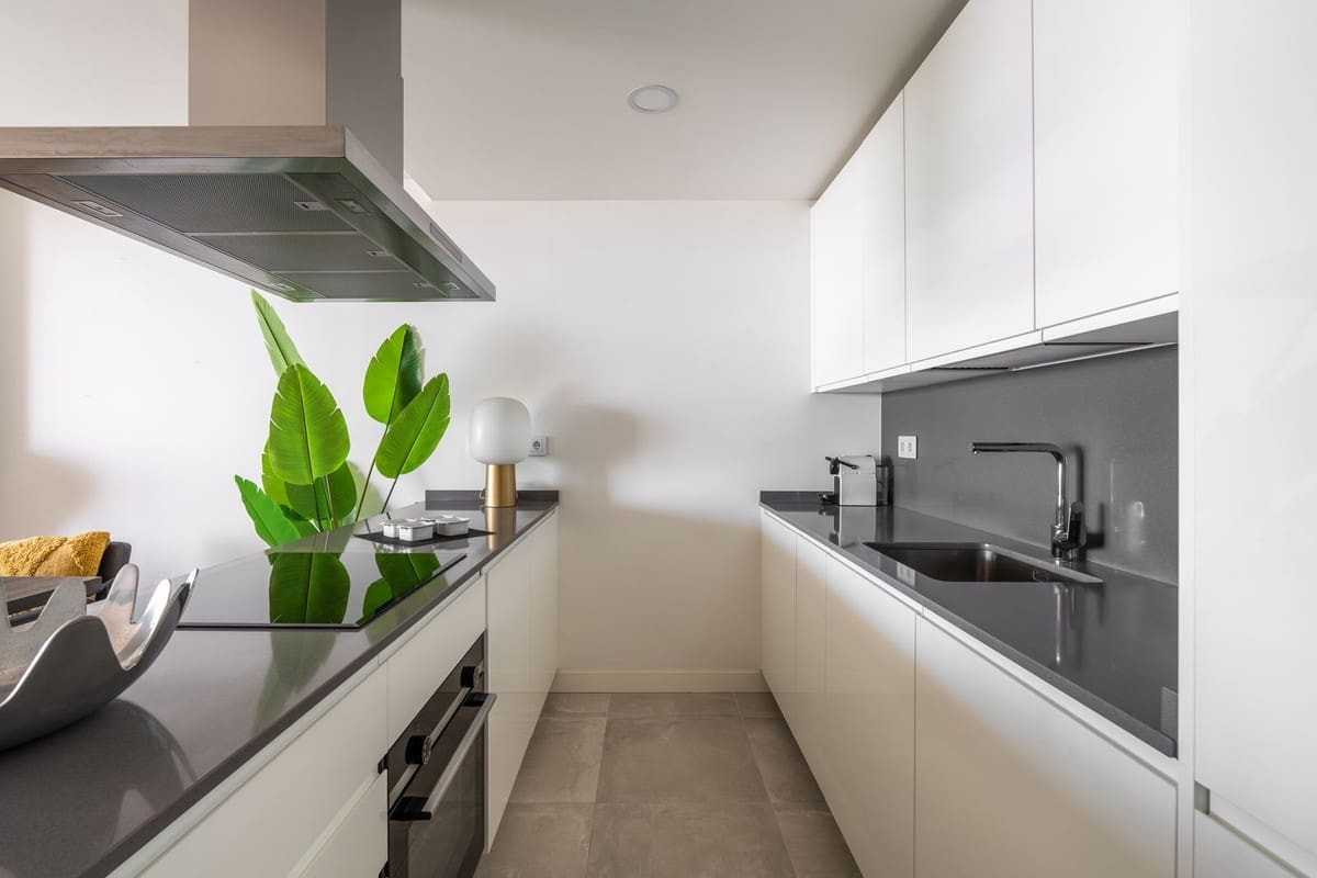 Apartamento de 3 habitaciones en Fuengirola en venta con piscina garaje - 670.000 € (Ref: 8628290)
