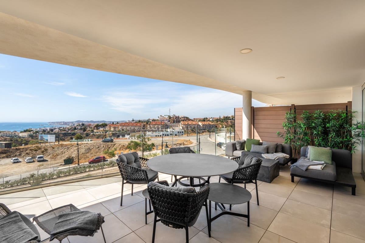 Apartamento de 3 habitaciones en Fuengirola en venta con piscina garaje - 670.000 € (Ref: 8628290)