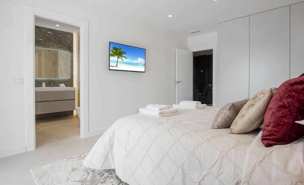 5 soveværelse Villa til salg i Los Flamingos med swimmingpool garage - € 3.495.000 (Ref: 8637543)