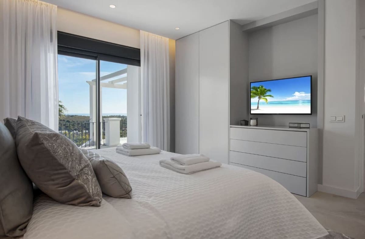 5 bedroom Villa for sale in Los Flamingos with pool garage - € 3,495,000 (Ref: 8637543)