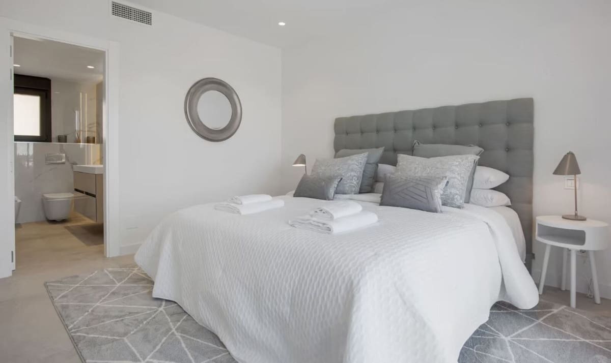 5 bedroom Villa for sale in Los Flamingos with pool garage - € 3,495,000 (Ref: 8637543)