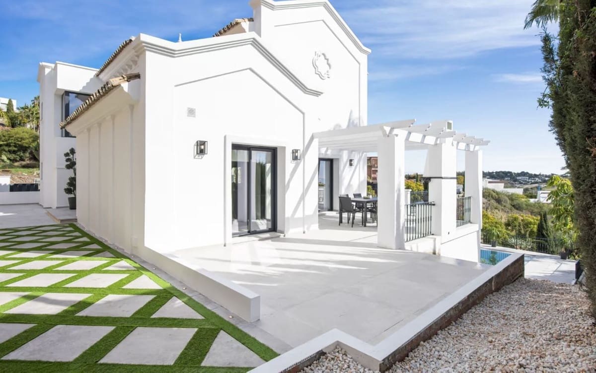 5 bedroom Villa for sale in Los Flamingos with pool garage - € 3,495,000 (Ref: 8637543)