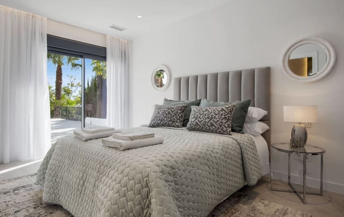 5 bedroom Villa for sale in Los Flamingos with pool garage - € 3,495,000 (Ref: 8637543)